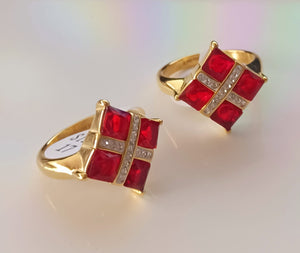 Bague, super luxueux en assez inoxydable avec perle rouge