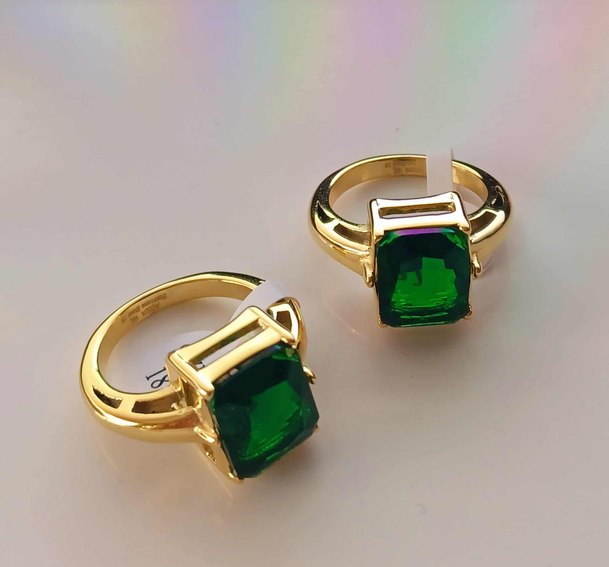 Bague super luxueux avec Perle vert en acier inoxydable