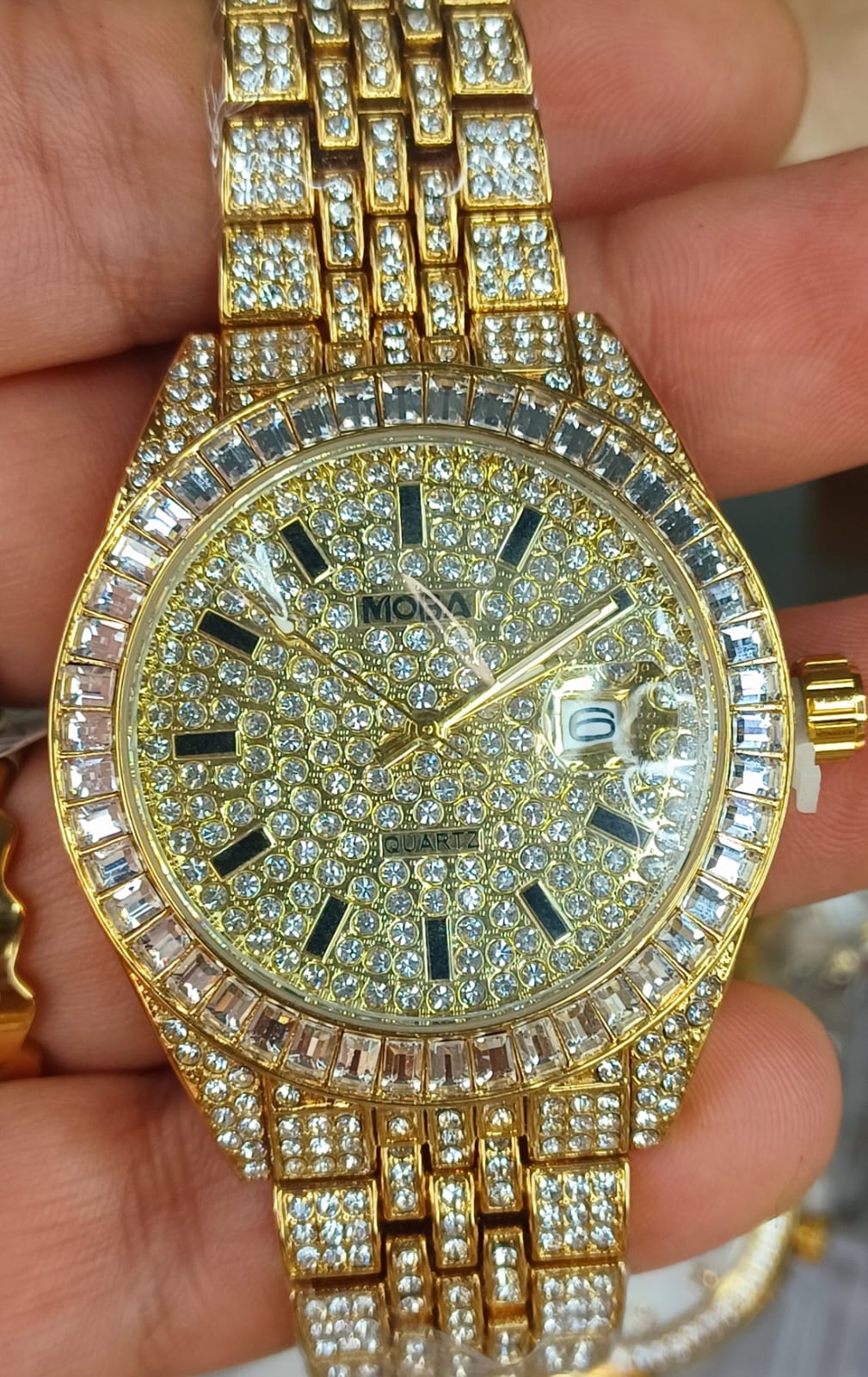 Montre avec strass en acier inoxydable