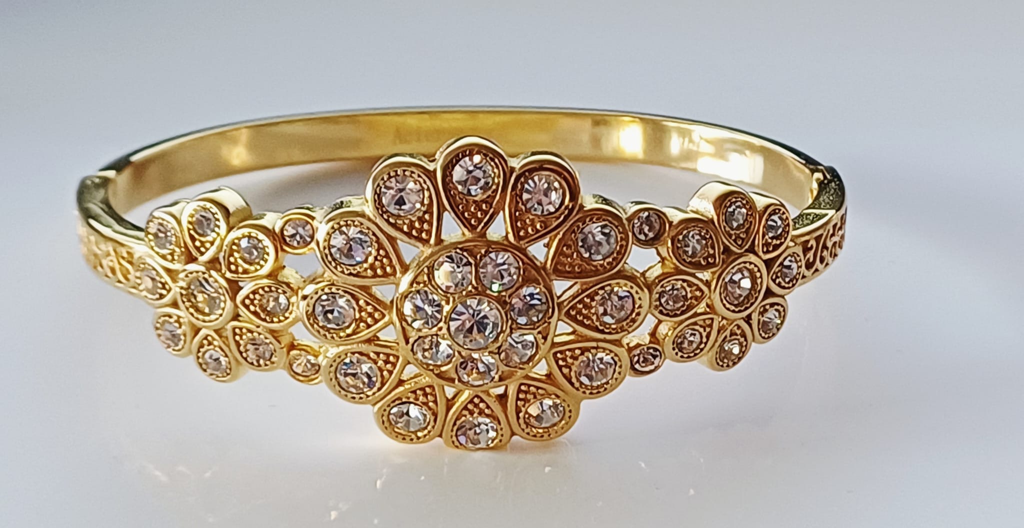 Bracelet chic en acier diamètre 6,4cm