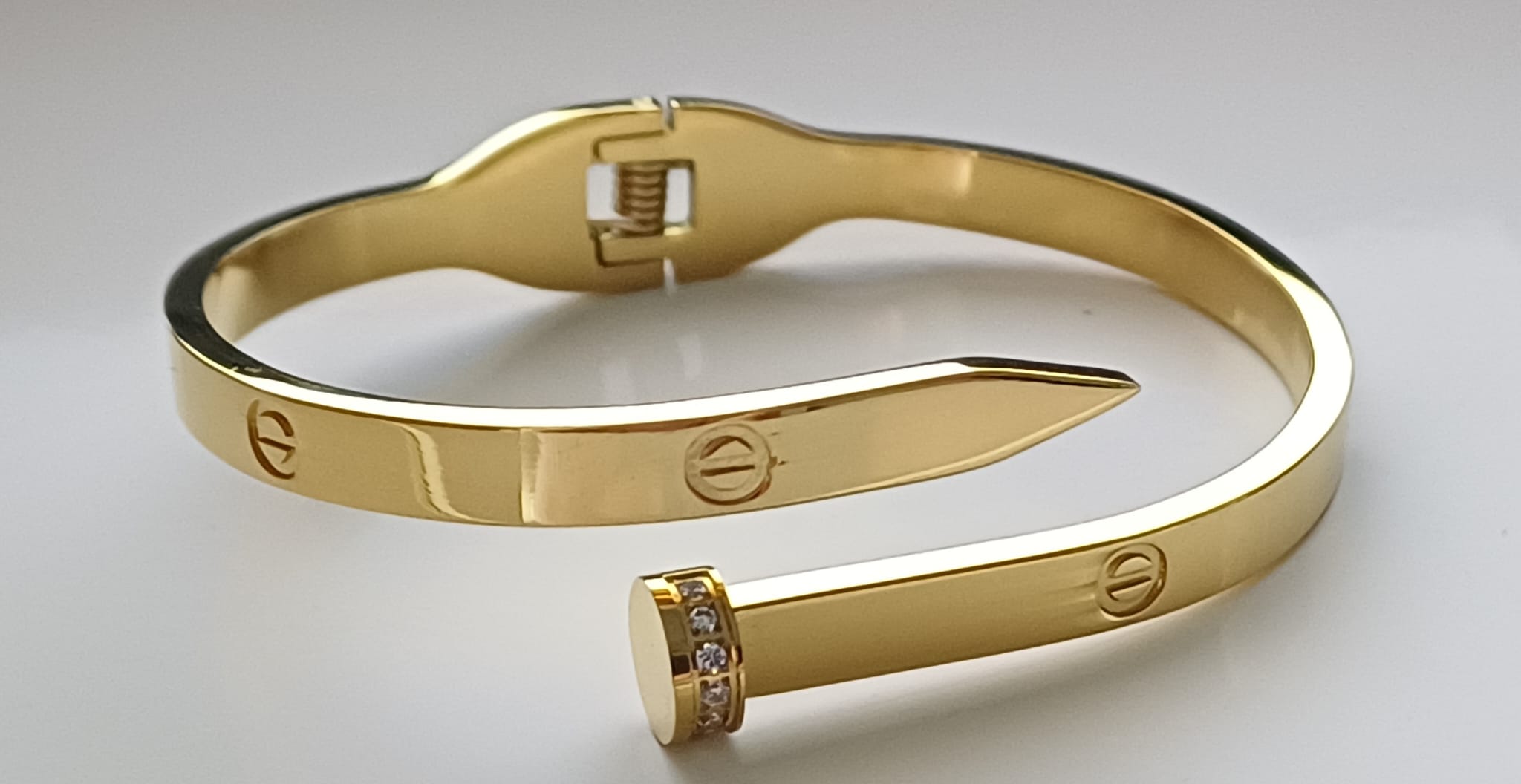Bracelet clos & cartier en acier inoxydable