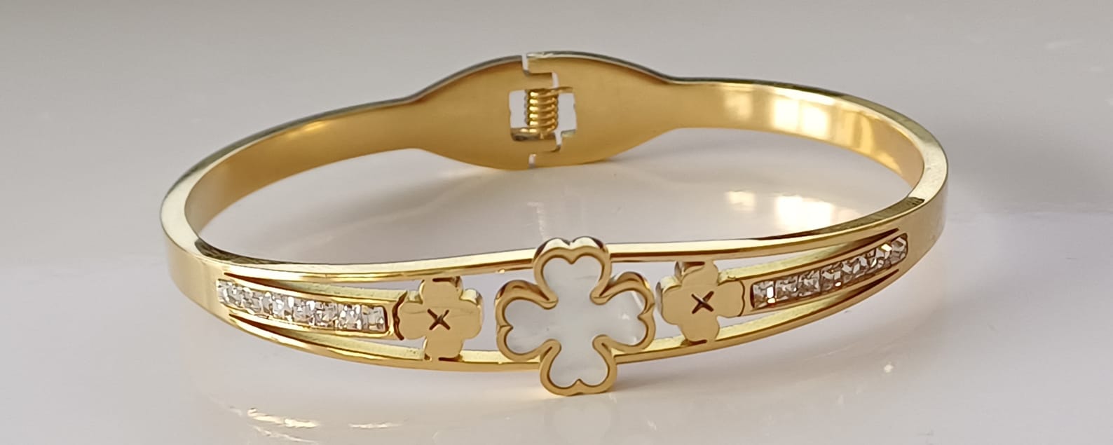 Bracelet trèfle nouvelle collection en acier inoxydable