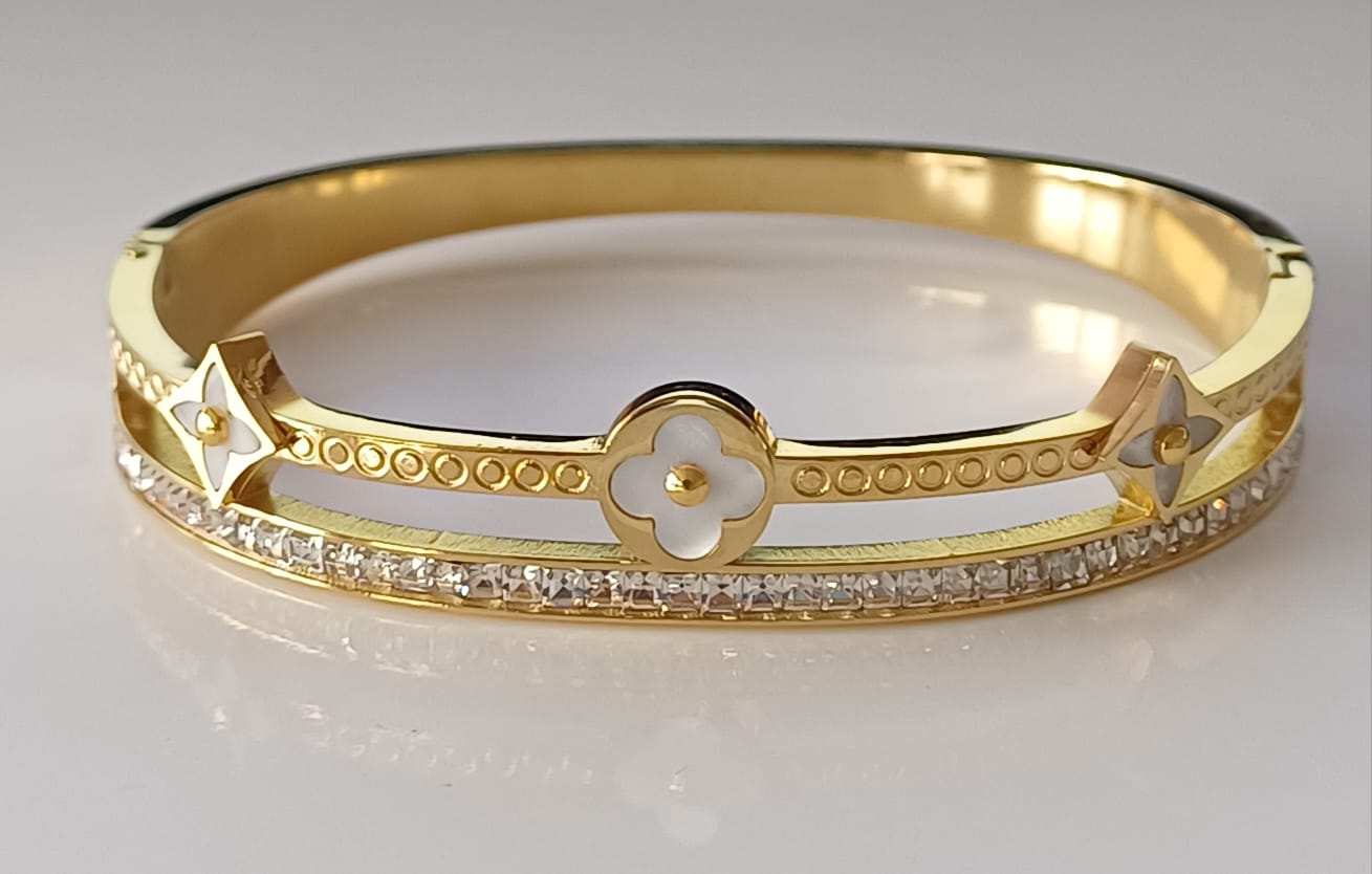 Bracelet nouvelle collection en acier inoxydable